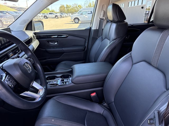 Used 2025 Honda Pilot EX-L image 5