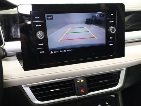 Used 2025 Volkswagen Taos SE image 22