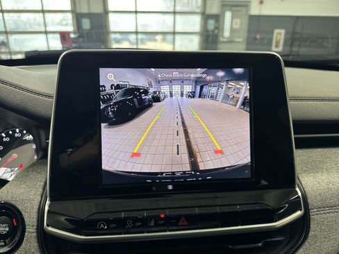 Used 2025 Jeep Compass Latitude w/ Sun & Sound Group image 15