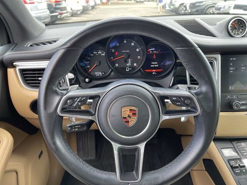 Used 2018 Porsche Macan Sport Edition AWD/4WD image 11
