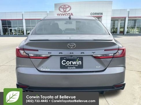 Used 2025 Toyota Camry SE image 4