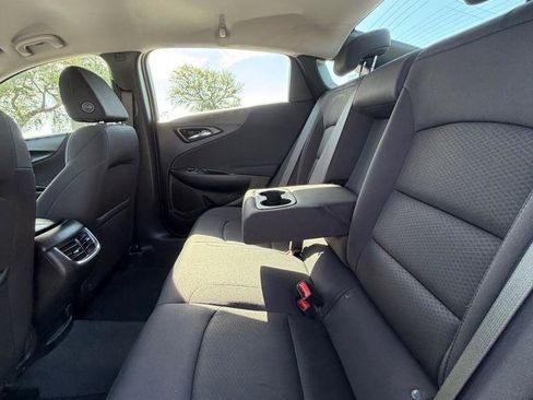 Used 2021 Chevrolet Malibu LT image 12