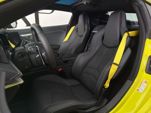 Used 2023 Chevrolet Corvette Z06 RWD image 3