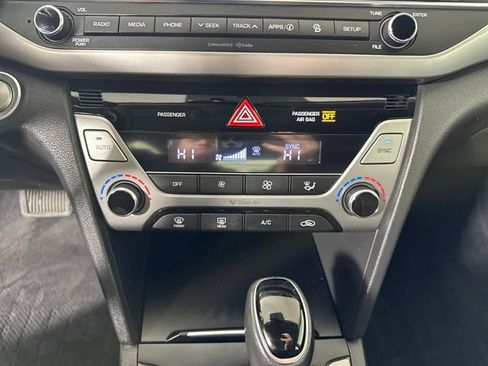 Used 2017 Hyundai Elantra Limited image 55