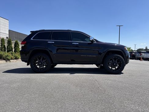 Used 2020 Jeep Grand Cherokee Limited w/ Trailer Tow Group IV image 11