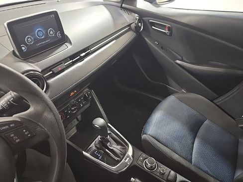 Used 2018 Toyota Yaris iA image 11