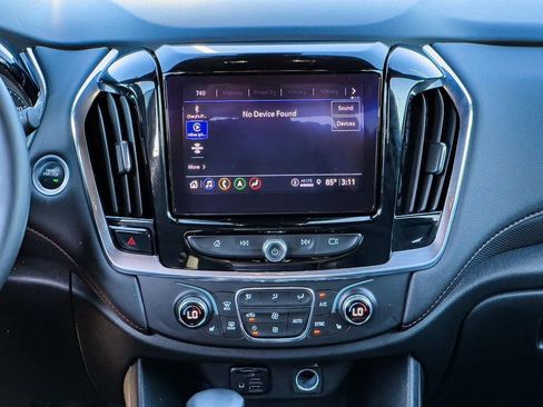 Used 2023 Chevrolet Traverse RS image 29