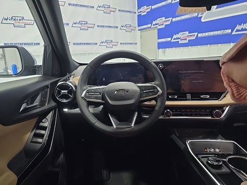 New 2026 Chevrolet Equinox ACTIV w/ Convenience Package III AWD/4WD image 2
