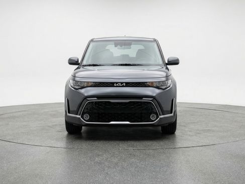 Used 2025 Kia Soul LX w/ LX Technology Package image 2