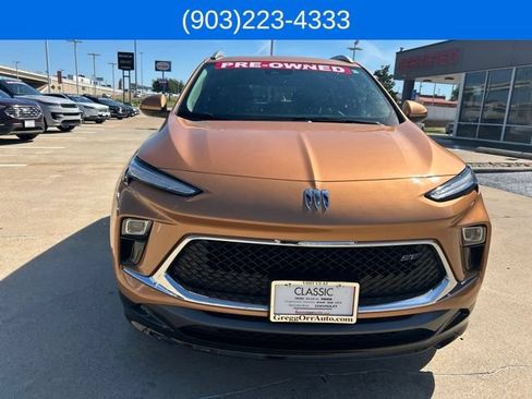 Used 2024 Buick Encore GX Sport Touring FWD image 2