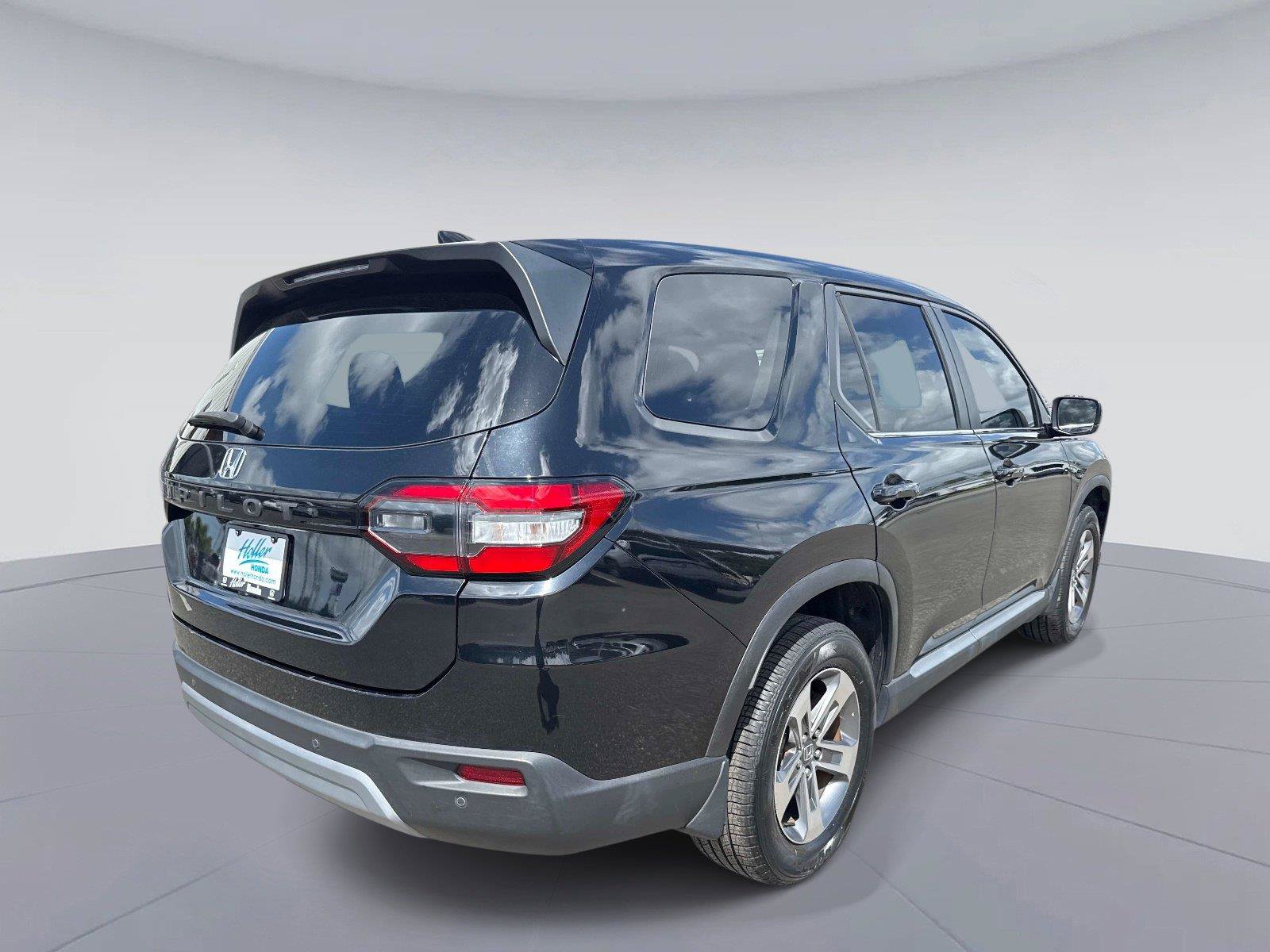 Certified 2023 Honda Pilot EX-L image 4