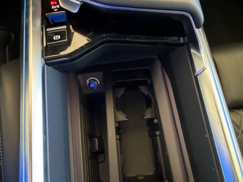 Used 2024 Audi Q8 e-tron Prestige w/ Prestige Package image 19