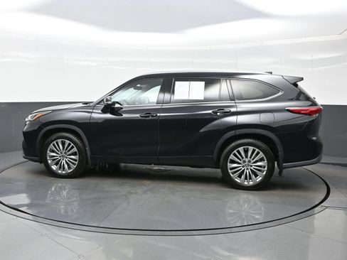 Used 2022 Toyota Highlander Platinum AWD/4WD image 3