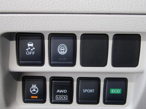 Certified 2022 Nissan Rogue Sport SV image 30