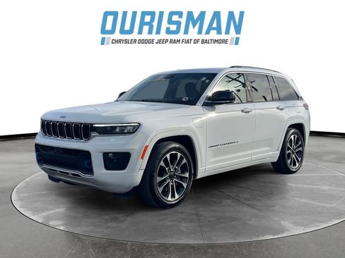 Used 2022 Jeep Grand Cherokee Overland w/ Luxury Tech Group IV image 2