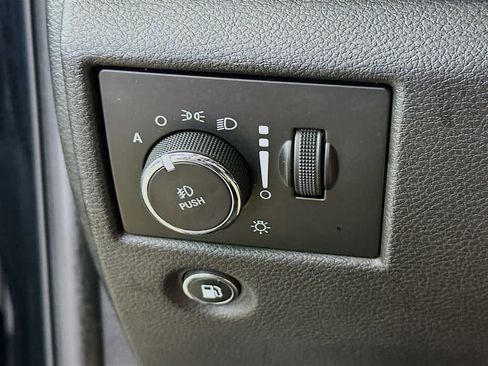 Used 2019 Jeep Grand Cherokee Laredo RWD image 27