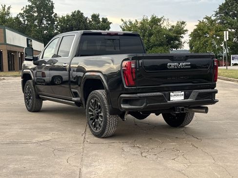 New 2026 GMC Sierra 2500 Denali Ultimate w/ LPO, Black Badging Package AWD/4WD image 11