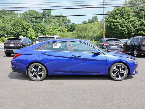 Certified 2023 Hyundai Elantra Limited w/ Cargo Package FWD image 8
