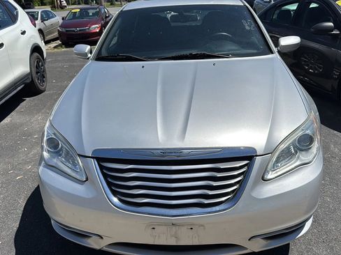 Used 2012 Chrysler 200 Touring FWD image 2