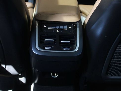 Used 2018 Volvo XC60 T6 Inscription w/ Luxury Seat Package AWD/4WD image 22
