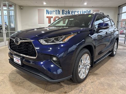 New 2026 Toyota Highlander Limited image 6