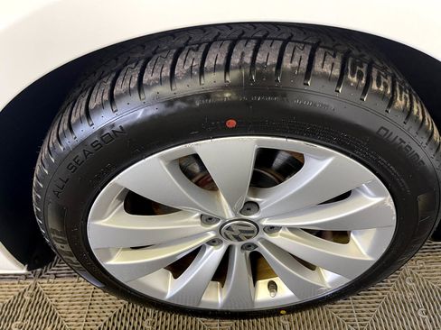 Used 2010 Volkswagen CC Sport image 11