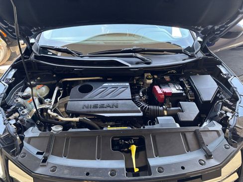 Used 2025 Nissan Rogue SV FWD image 34