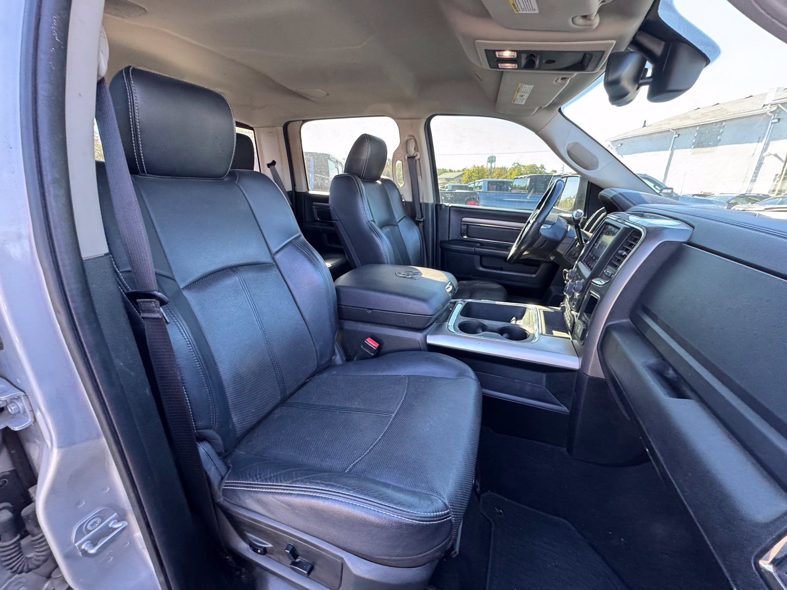 Used 2018 RAM 2500 Laramie w/ Sport Appearance Group AWD/4WD image 33
