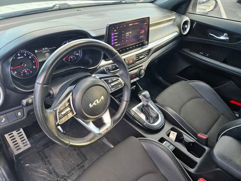 Used 2023 Kia Forte GT-Line w/ GT-Line Premium Package image 12