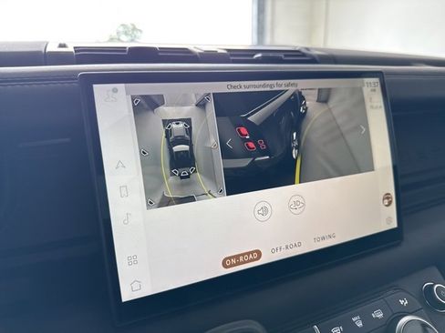 Used 2024 Land Rover Defender 90 V8 image 38