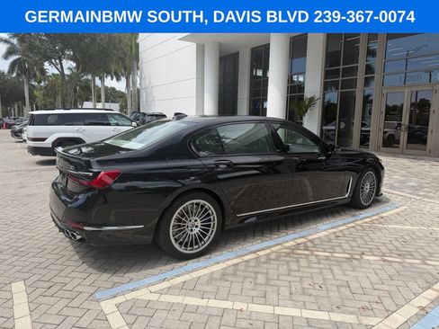 Used 2022 BMW ALPINA B7 xDrive AWD/4WD image 10