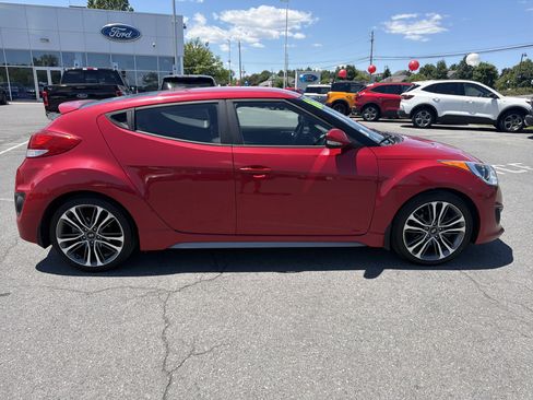 Used 2016 Hyundai Veloster Turbo FWD image 2