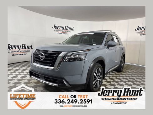 Used 2025 Nissan Pathfinder Platinum AWD/4WD image 1