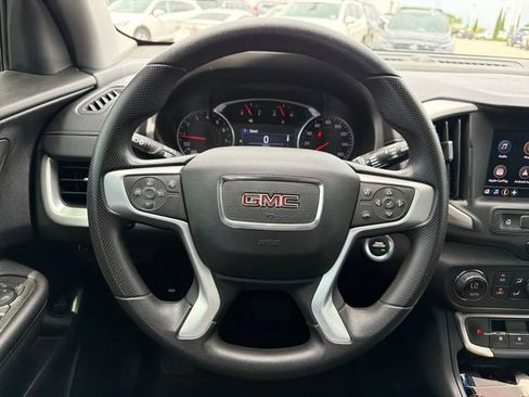 Used 2022 GMC Terrain SLE w/ Driver Convenience Package FWD image 10