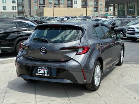 Used 2023 Toyota Corolla SE FWD image 3