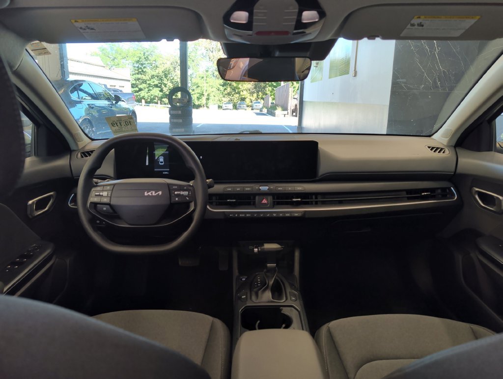 Used 2025 Kia K4 FWD image 14