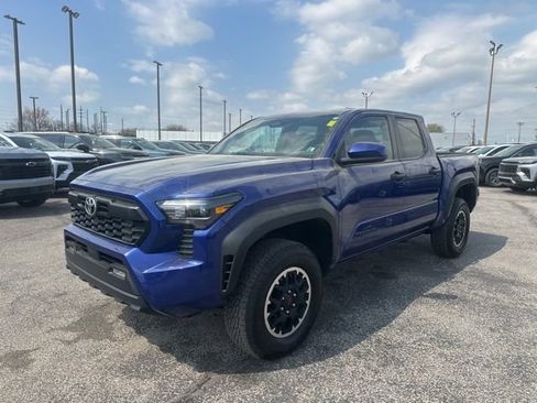 Used 2025 Toyota Tacoma TRD Off-Road AWD/4WD image 7