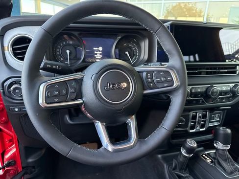 Used 2025 Jeep Wrangler Unlimited Sahara w/ Safety Group image 14