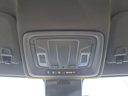 Used 2025 Chevrolet Silverado 1500 LTZ AWD/4WD image 32