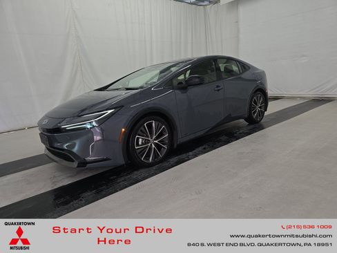 Used 2024 Toyota Prius XLE image 1