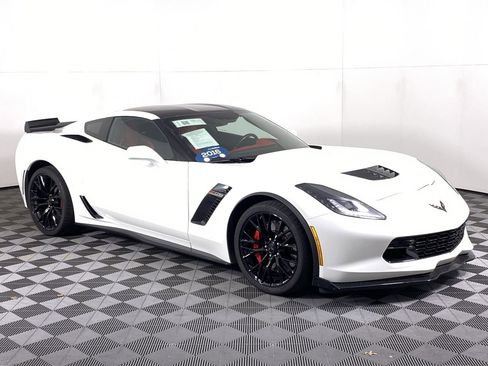 Certified 2016 Chevrolet Corvette Z06 w/ 3LZ Preferred Equipment Group image 21