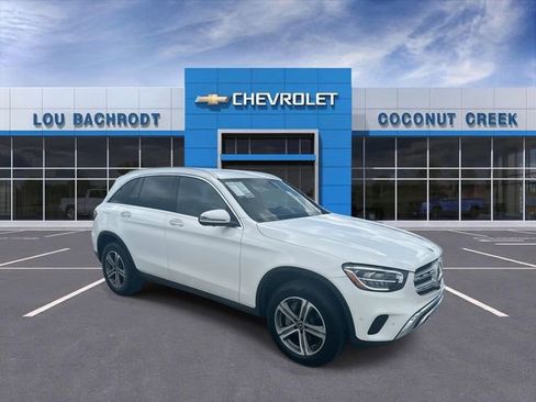 Used 2022 Mercedes-Benz GLC 300 4MATIC w/ Multimedia Package Lite image 2