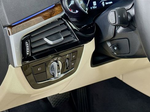 Used 2017 BMW 530i image 10