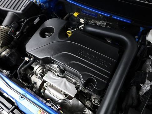 Used 2024 Chevrolet Equinox LS w/ LS Convenience Package image 9