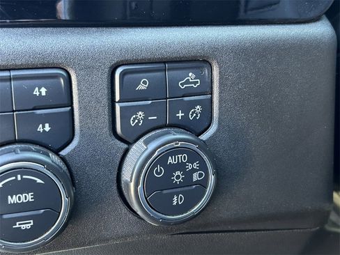 Used 2022 Chevrolet Silverado 1500 High Country w/ Technology Package image 29