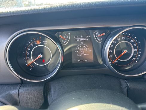 Used 2018 Jeep Wrangler Unlimited Sport S image 7