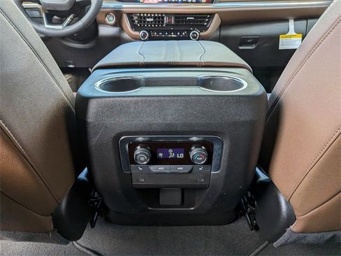 Used 2025 Chevrolet Tahoe High Country image 16