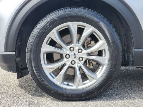 Used 2022 Ford Explorer XLT w/ Equipment Group 202A RWD image 7
