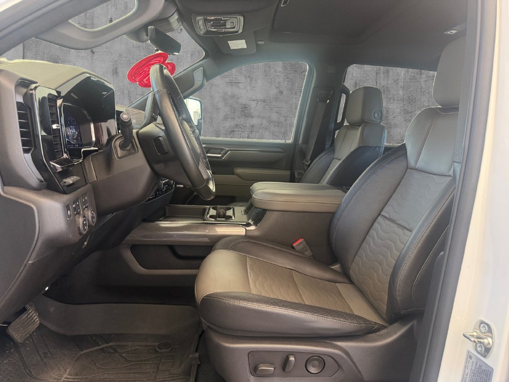 Used 2025 Chevrolet Silverado 2500 ZR2 w/ Technology Package AWD/4WD image 11