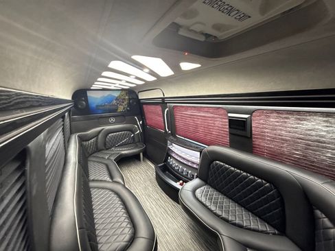 Used 2021 Mercedes-Benz Sprinter 3500 image 30